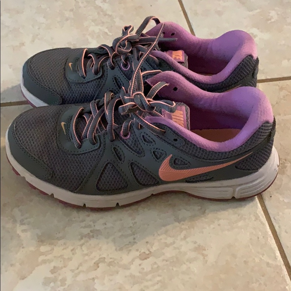 Nike tennis shoes